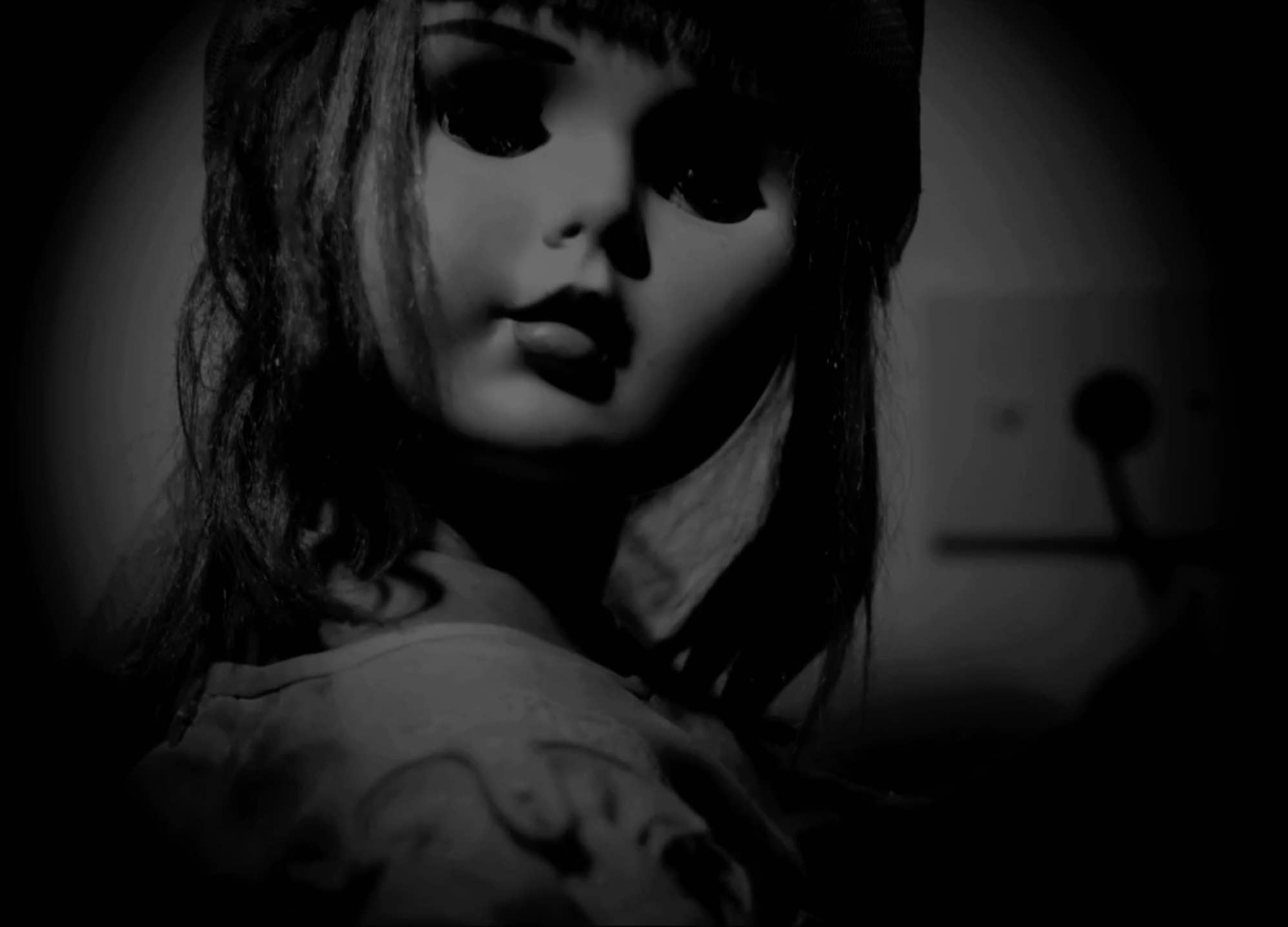 Private: CÍRCULOS PECADOS – CAPITULO 1 – TE DE OPIO — short film directed by Bastian A. Rli | Los Cortos